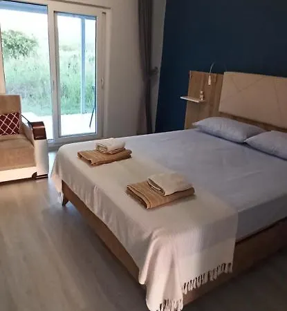 ホームステイ Airport ダラマン