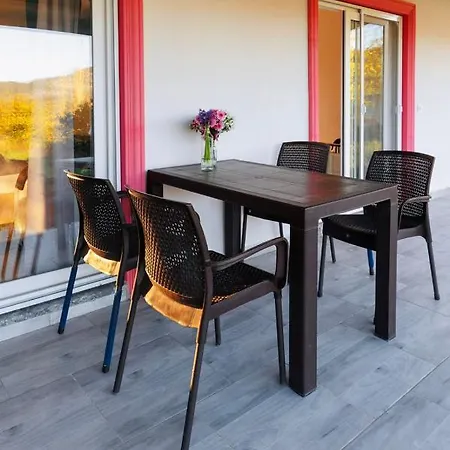 ホームステイ Airport ダラマン