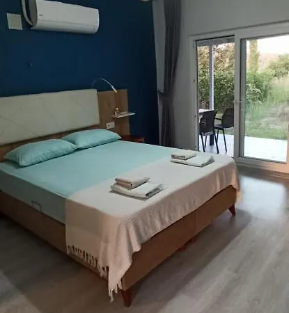 Gazde/Camere de închiriat Airport