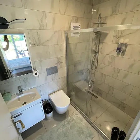 Gazde/Camere de închiriat Airport Dalaman